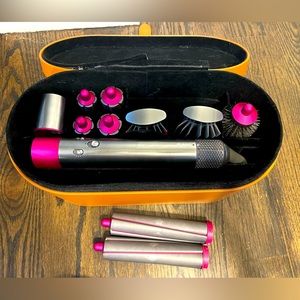 Dyson Air Wrap 2020- Barely used.